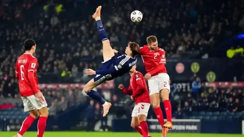 《《绝杀战场！死侍无敌秘籍：独家连击宝典大揭秘》》